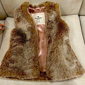 Abercrombie Girls 7/8 Faux Fur Vest